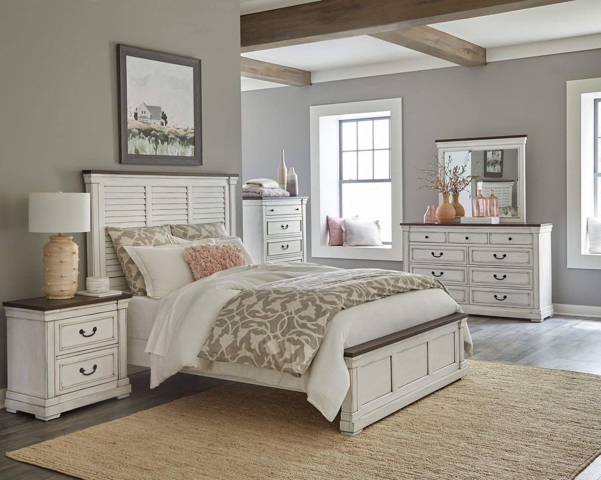 Hillcrest 4-piece Eastern King Panel Bedroom Set White and Dark Rum